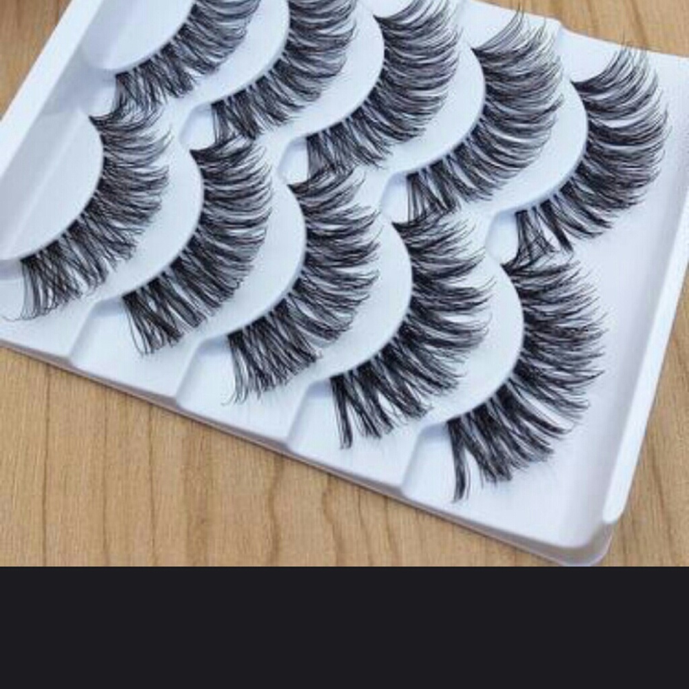 Eyelashes - Picture 2 of 5